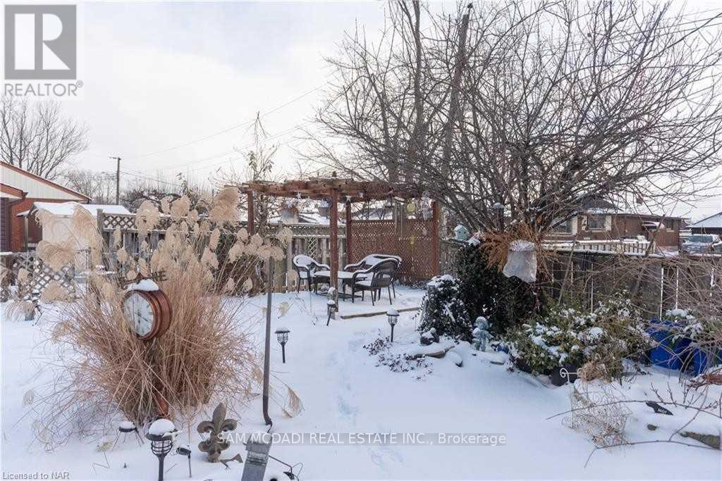 Upper - 7003 Ann Street, Niagara Falls, Ontario  L2G 3C8 - Photo 23 - X12699670