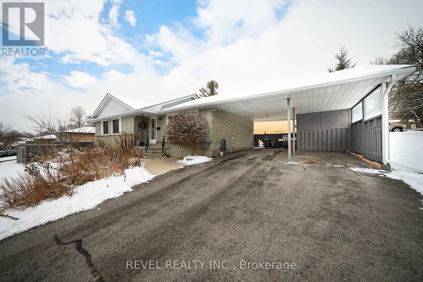 2 Grenada Drive, Norfolk, Ontario  N3Y 3E7 - Photo 2 - X12699724