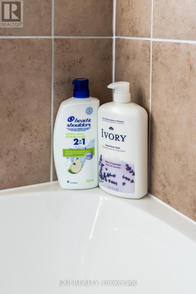 380 Beechwood Forest Lane, Gravenhurst, Ontario  P1P 0H8 - Photo 35 - X12699736