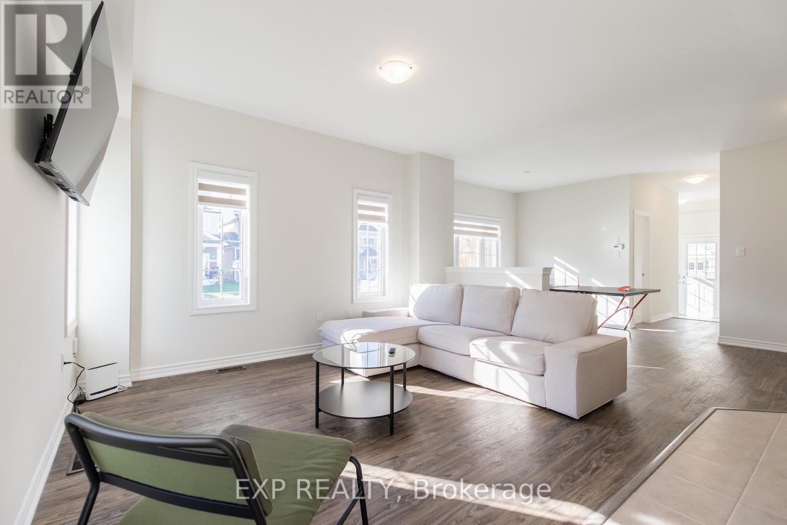 380 Beechwood Forest Lane, Gravenhurst, Ontario  P1P 0H8 - Photo 9 - X12699736