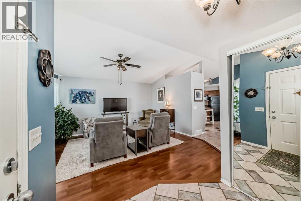 110 Applebrook Circle Se, Calgary, Alberta  T2A 7T3 - Photo 3 - A2279474