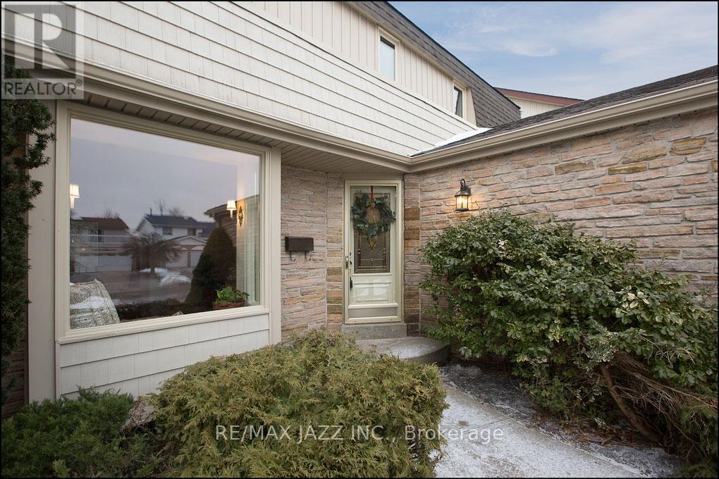 783 Millbank Road, Pickering, Ontario  L1V 3L6 - Photo 2 - E12699754