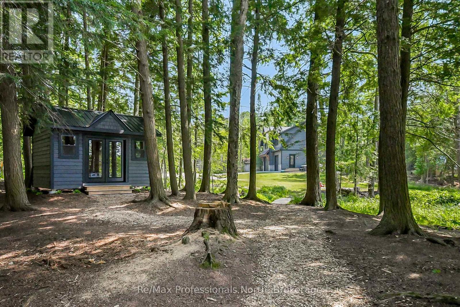1054 Brydons Bay Road, Gravenhurst, Ontario  P1P 1R1 - Photo 29 - X12699758