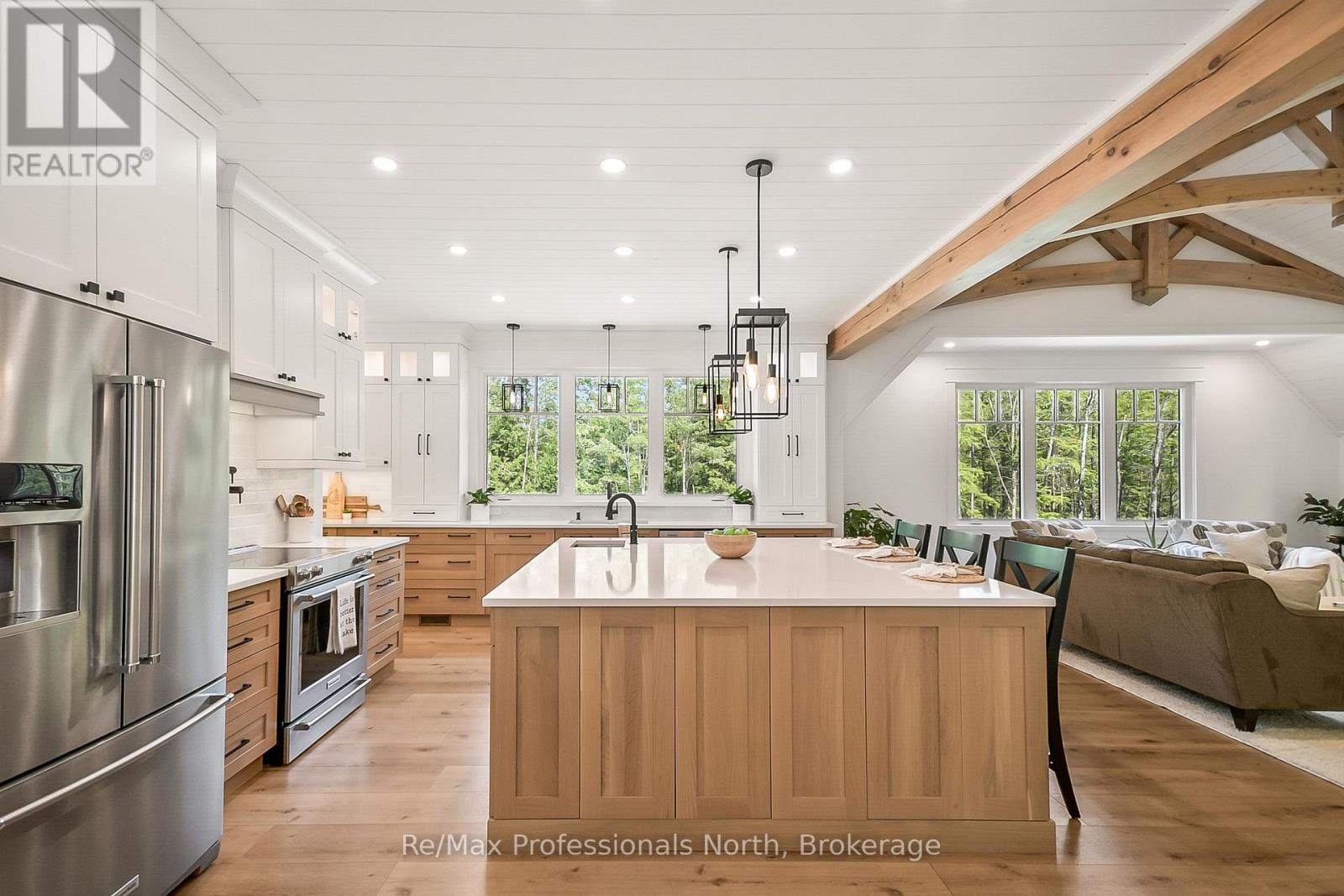 1054 Brydons Bay Road, Gravenhurst, Ontario  P1P 1R1 - Photo 10 - X12699784