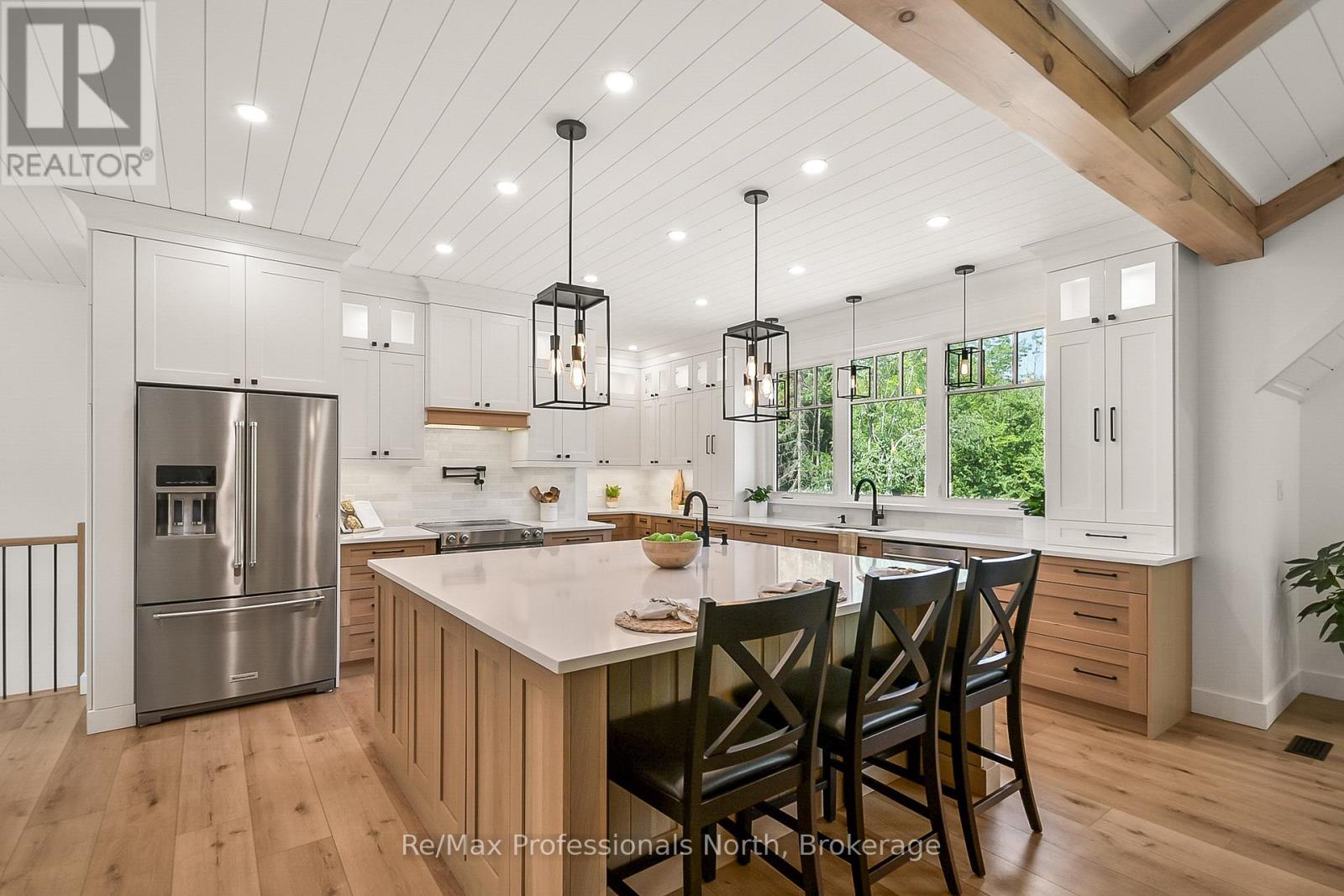 1054 Brydons Bay Road, Gravenhurst, Ontario  P1P 1R1 - Photo 11 - X12699784