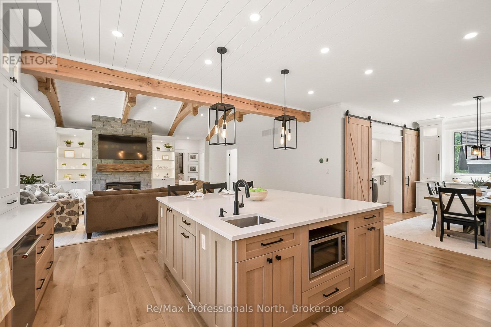 1054 Brydons Bay Road, Gravenhurst, Ontario  P1P 1R1 - Photo 13 - X12699784