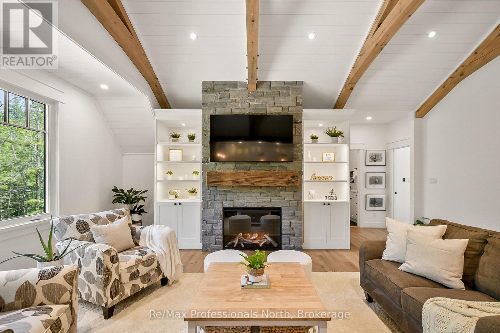 1054 Brydons Bay Road, Gravenhurst, Ontario  P1P 1R1 - Photo 14 - X12699784