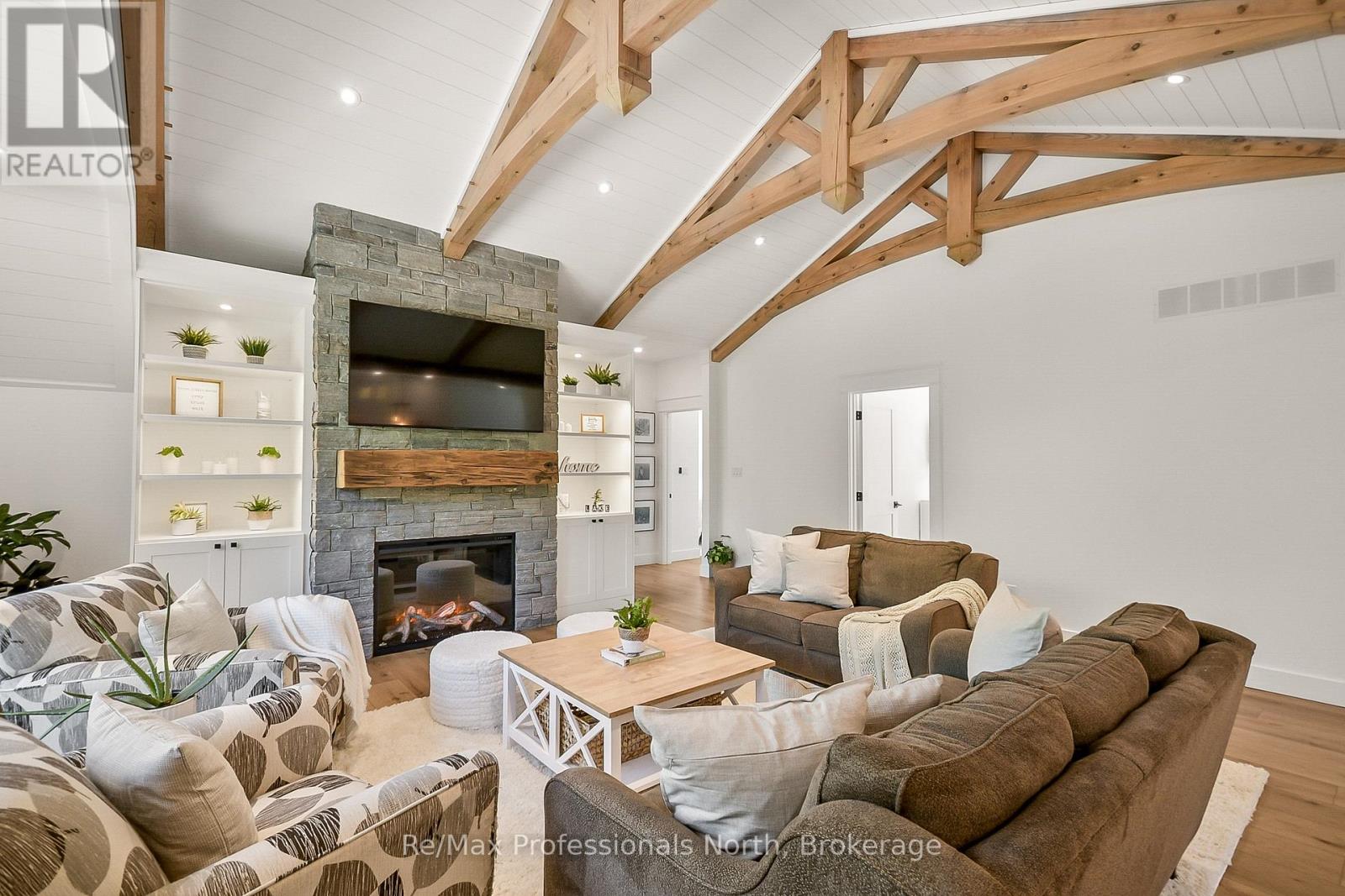 1054 Brydons Bay Road, Gravenhurst, Ontario  P1P 1R1 - Photo 15 - X12699784