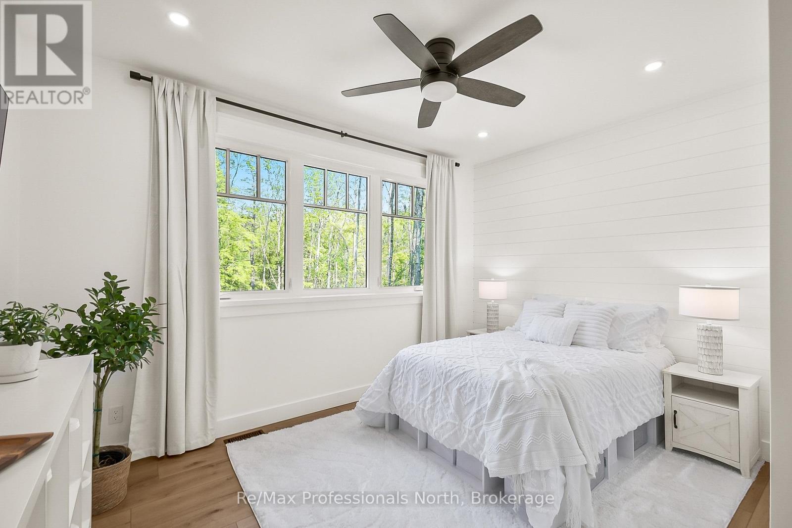 1054 Brydons Bay Road, Gravenhurst, Ontario  P1P 1R1 - Photo 22 - X12699784