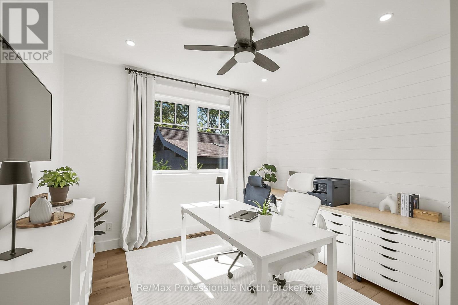 1054 Brydons Bay Road, Gravenhurst, Ontario  P1P 1R1 - Photo 23 - X12699784