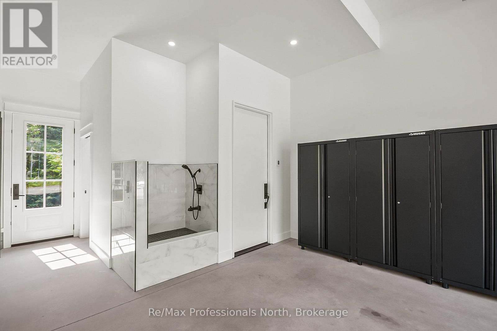 1054 Brydons Bay Road, Gravenhurst, Ontario  P1P 1R1 - Photo 26 - X12699784