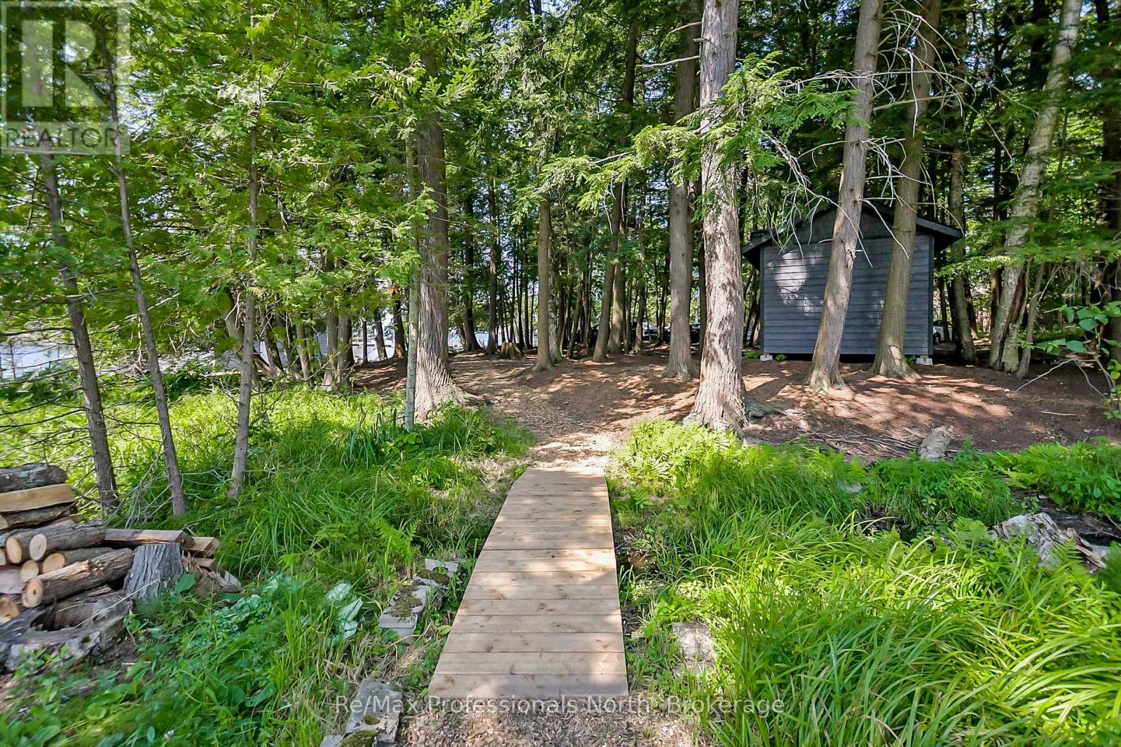 1054 Brydons Bay Road, Gravenhurst, Ontario  P1P 1R1 - Photo 31 - X12699784