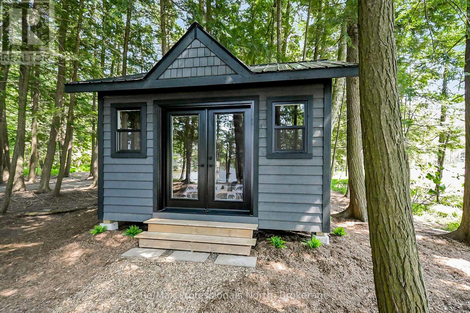 1054 Brydons Bay Road, Gravenhurst, Ontario  P1P 1R1 - Photo 32 - X12699784