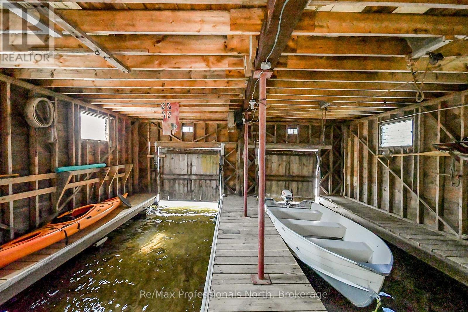 1054 Brydons Bay Road, Gravenhurst, Ontario  P1P 1R1 - Photo 35 - X12699784