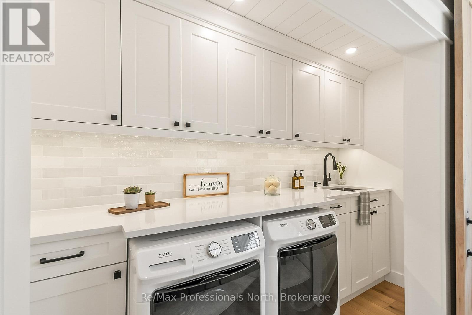 1054 Brydons Bay Road, Gravenhurst, Ontario  P1P 1R1 - Photo 8 - X12699784