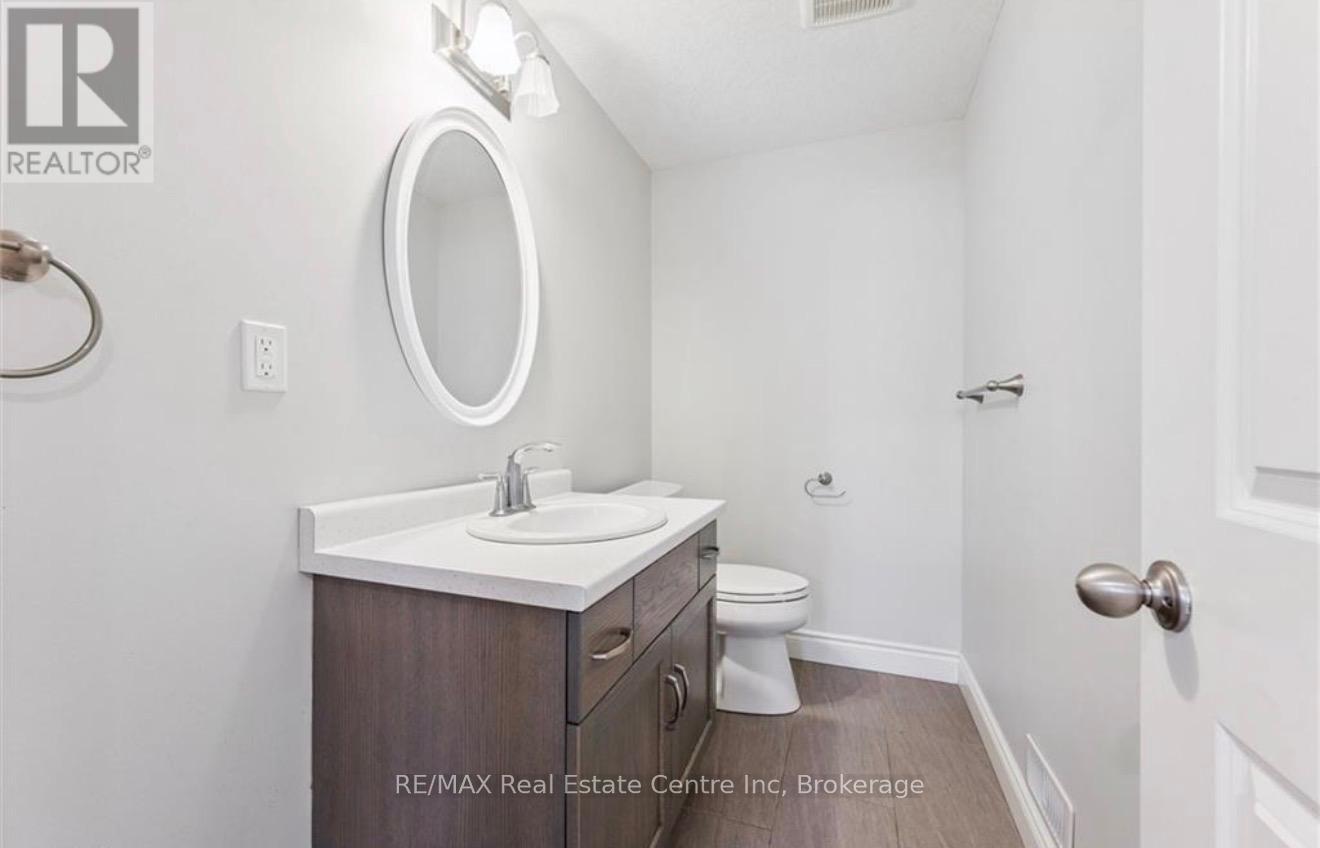 158 Kemp Crescent, Guelph, Ontario  N1E 0K1 - Photo 7 - X12699870