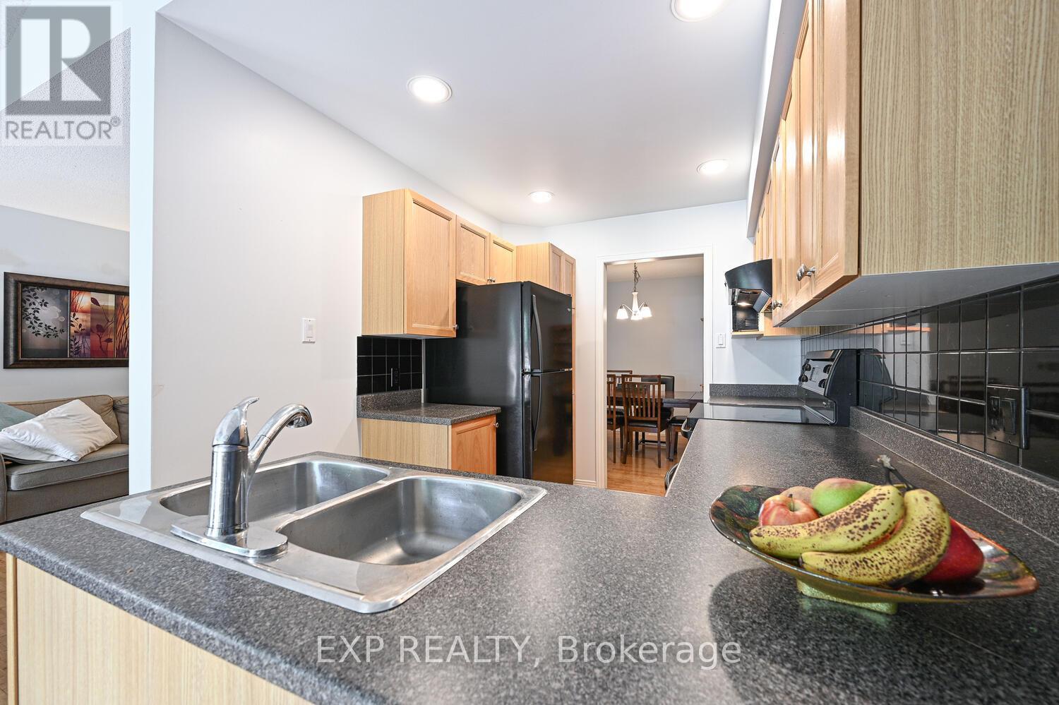 677 Wildshore Crescent, Ottawa, Ontario  K1V 1Y1 - Photo 10 - X12699752