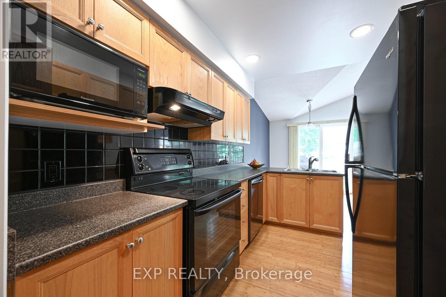 677 Wildshore Crescent, Ottawa, Ontario  K1V 1Y1 - Photo 13 - X12699752