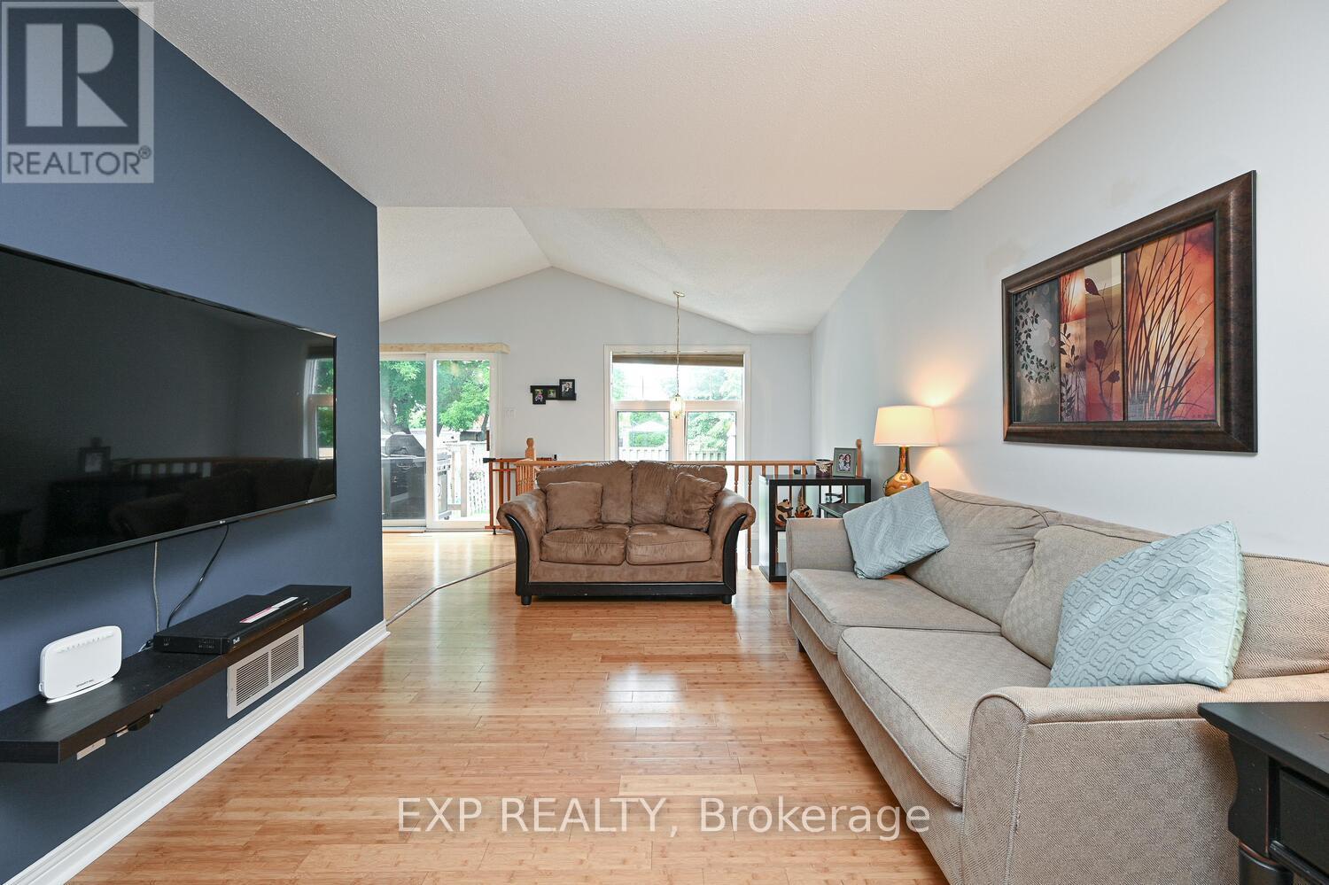 677 Wildshore Crescent, Ottawa, Ontario  K1V 1Y1 - Photo 4 - X12699752