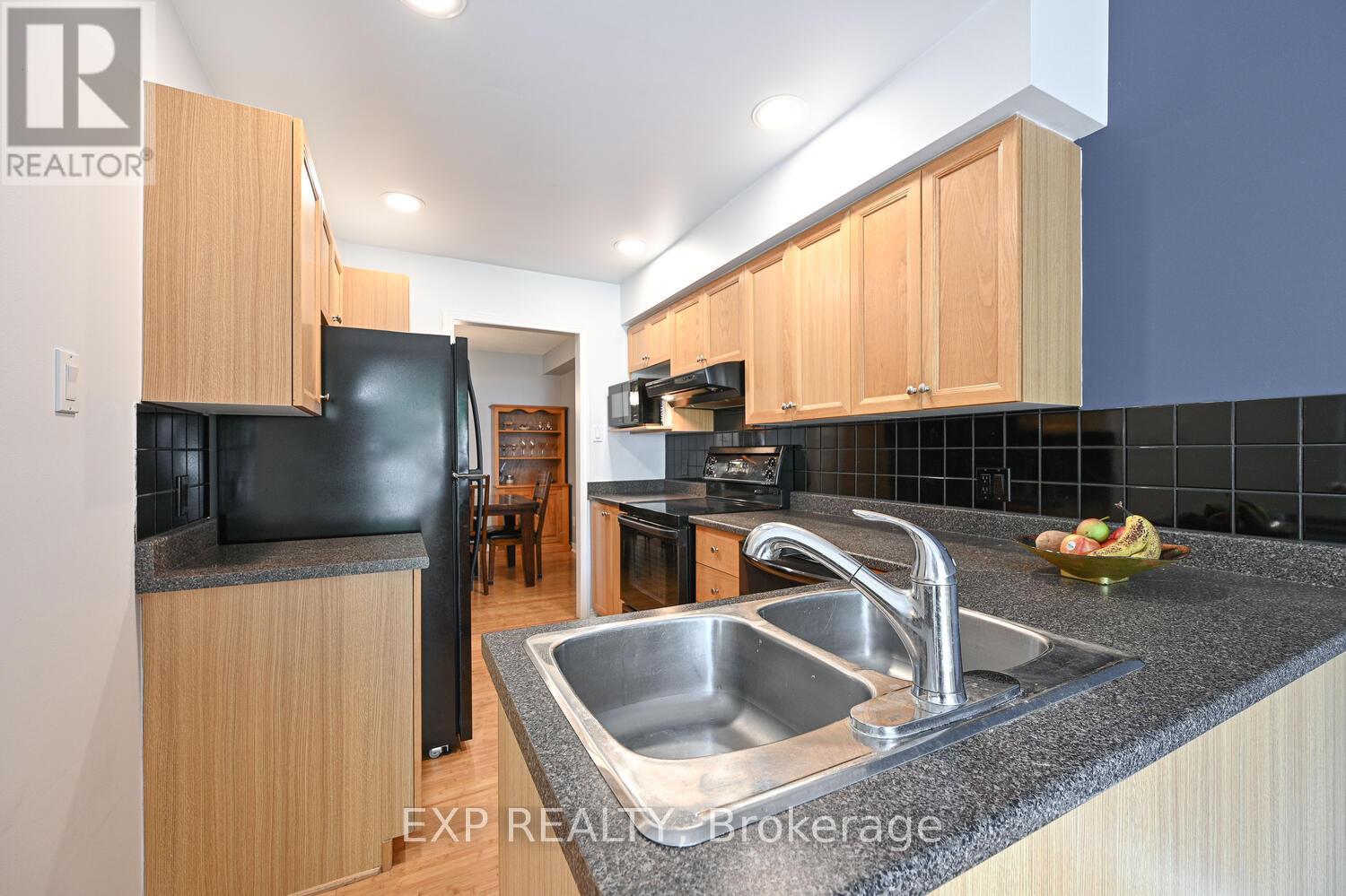 677 Wildshore Crescent, Ottawa, Ontario  K1V 1Y1 - Photo 8 - X12699752