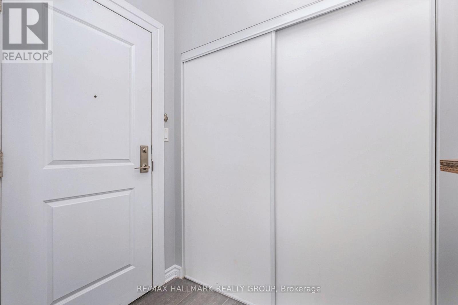 207 - 682 Churchill Avenue N, Ottawa, Ontario  K1Z 5G5 - Photo 2 - X12699860