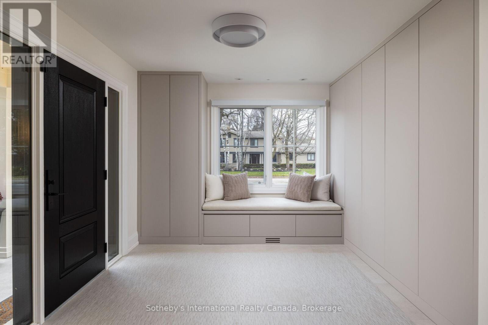 246 Cairncroft Road, Oakville, Ontario  L4J 4M3 - Photo 5 - W12699804