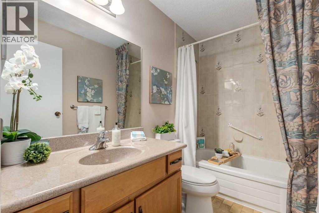 3 Hawkcliff Way Nw, Calgary, Alberta  T3G 2R8 - Photo 22 - A2279062