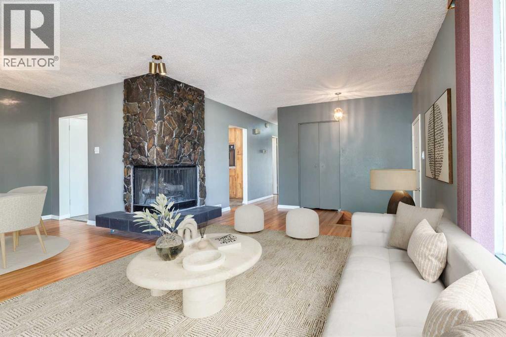 244 Maple Court Crescent Se, Calgary, Alberta  T2J 1V7 - Photo 4 - A2262442