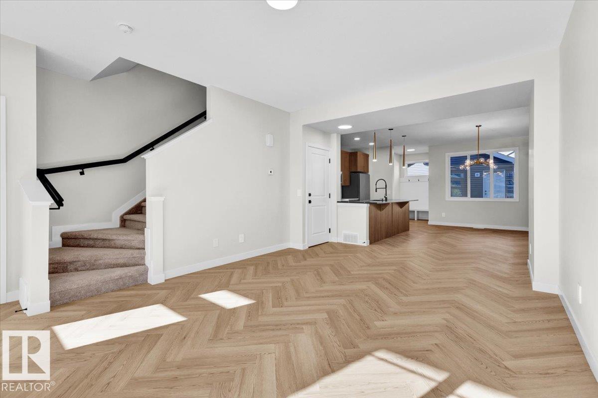 2126 Crossbill Ln Nw, Edmonton, Alberta  T6W 4V8 - Photo 7 - E4470138