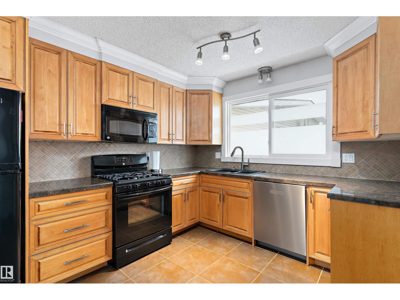 1115 82 St Nw, Edmonton, Alberta  T6K 1X5 - Photo 13 - E4470139