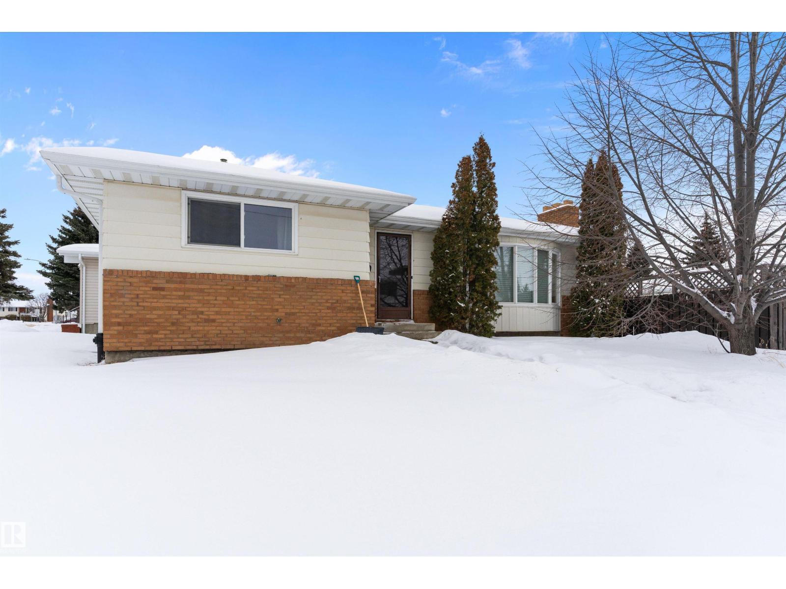 1115 82 St Nw, Edmonton, Alberta  T6K 1X5 - Photo 2 - E4470139