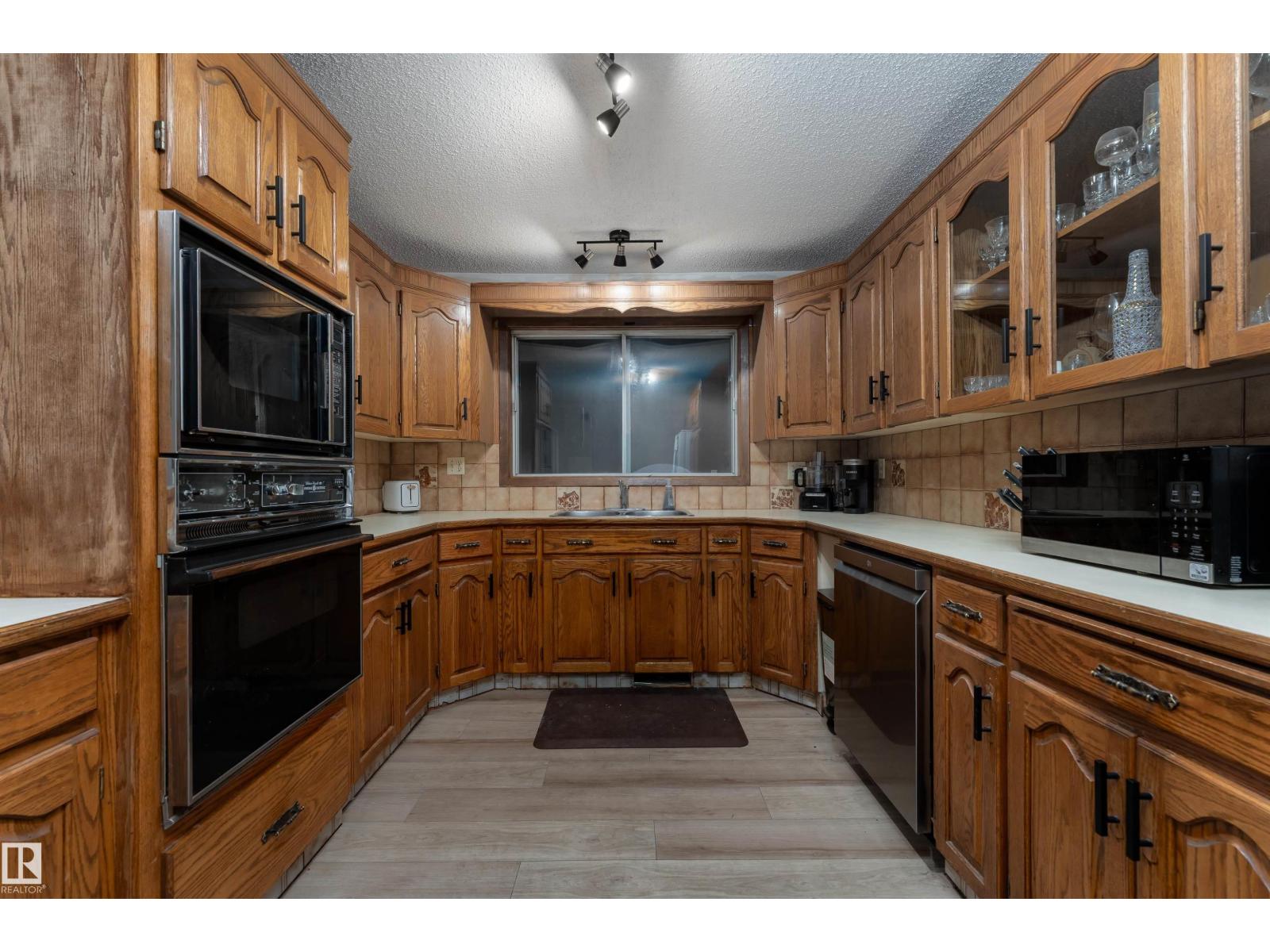 11020 171 Av Nw, Edmonton, Alberta  T5X 3J6 - Photo 14 - E4470143