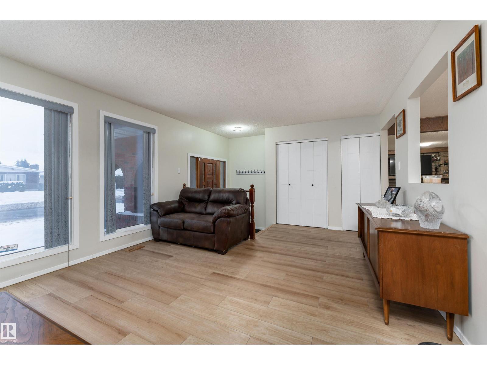 11020 171 Av Nw, Edmonton, Alberta  T5X 3J6 - Photo 7 - E4470143