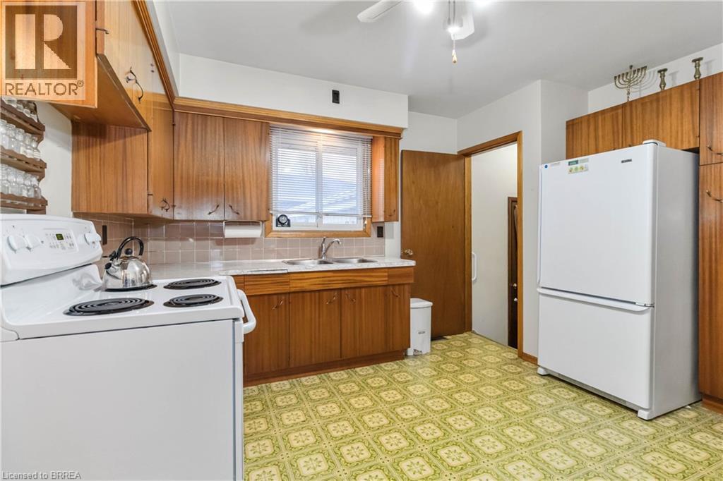 16 Paris Road, Brantford, Ontario  N3R 1H7 - Photo 13 - 40797692