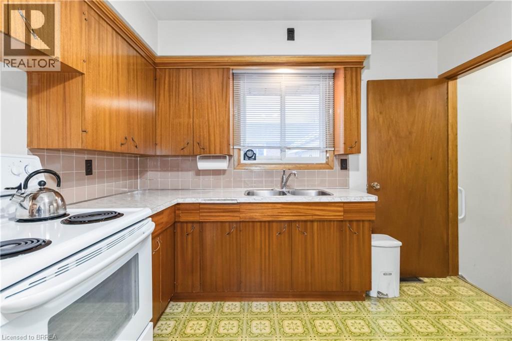 16 Paris Road, Brantford, Ontario  N3R 1H7 - Photo 14 - 40797692