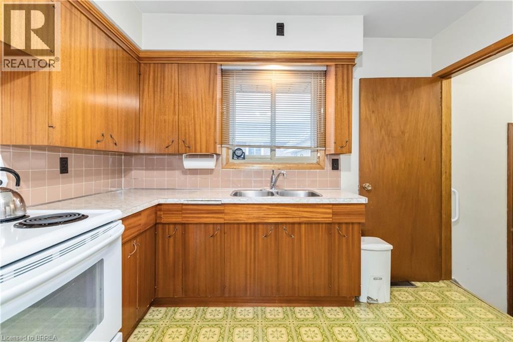 16 Paris Road, Brantford, Ontario  N3R 1H7 - Photo 18 - 40797692