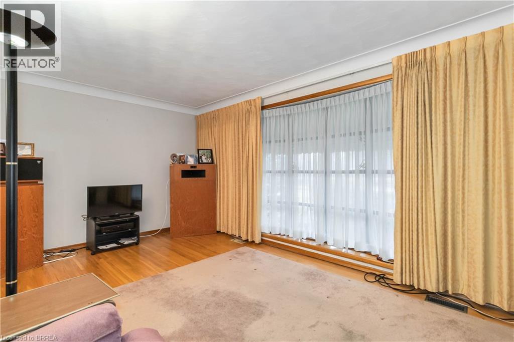 16 Paris Road, Brantford, Ontario  N3R 1H7 - Photo 6 - 40797692