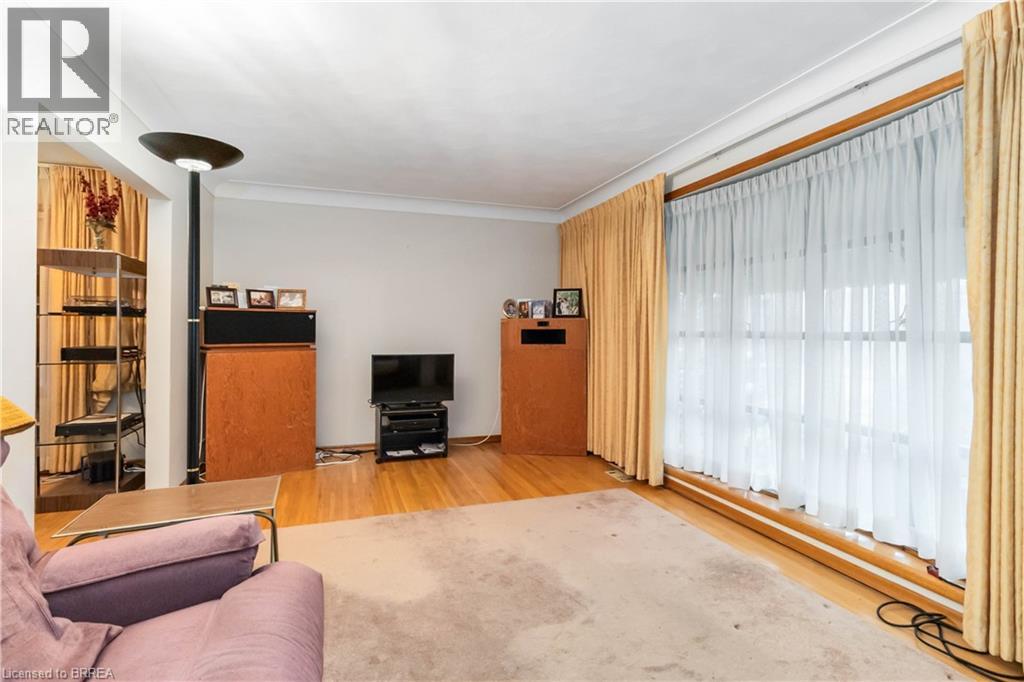 16 Paris Road, Brantford, Ontario  N3R 1H7 - Photo 7 - 40797692