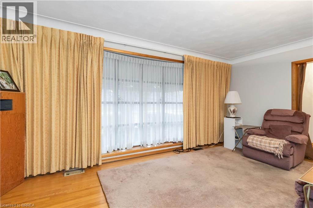 16 Paris Road, Brantford, Ontario  N3R 1H7 - Photo 8 - 40797692