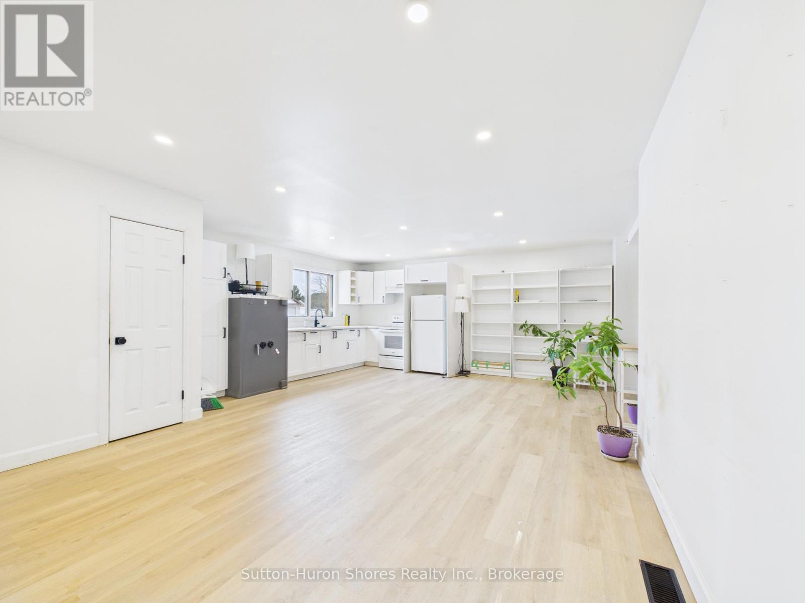 6 Main Street S, Brockton, Ontario  N0G 1S0 - Photo 12 - X12583216