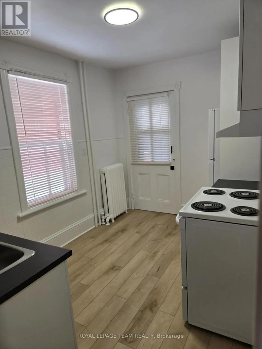 158 St Andrew Street, Ottawa, Ontario  K1N 5G4 - Photo 12 - X12613342