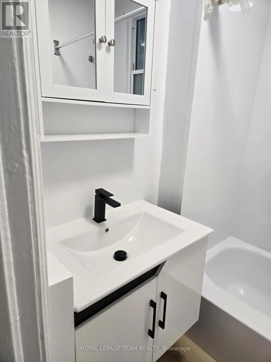 158 St Andrew Street, Ottawa, Ontario  K1N 5G4 - Photo 18 - X12613342