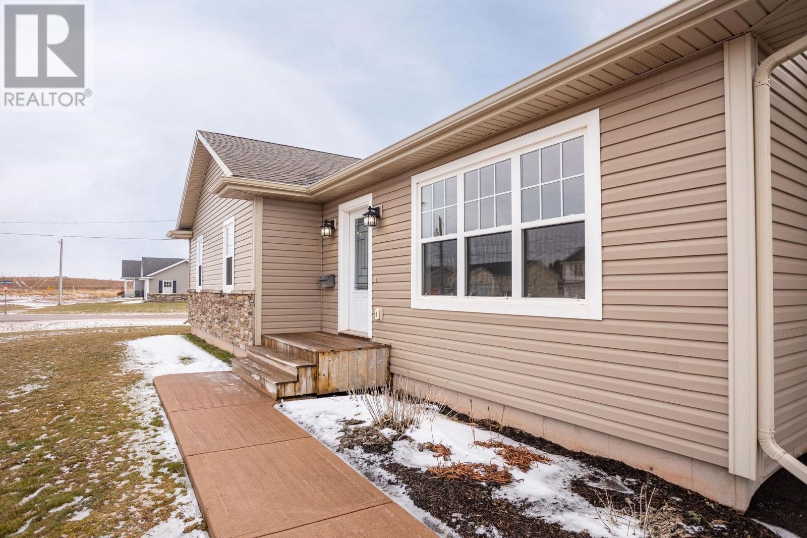 115 Squire Lane, Stratford, Prince Edward Island C1B 2X8 - Photo 3 - 202600868