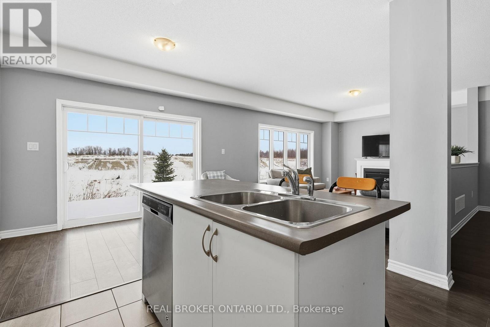 38 Sandhill Crane Drive, Wasaga Beach, Ontario  L9Z 0J6 - Photo 12 - S12698876