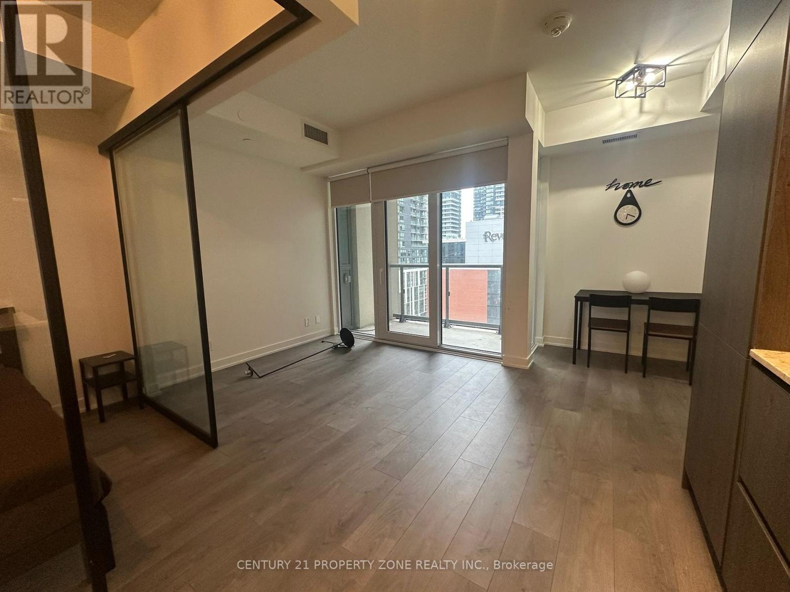 1510 - 108 Peter Street, Toronto, Ontario  M5V 0W2 - Photo 4 - C12699766