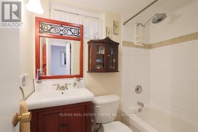 Lower - 1 Hiawatha Road, Toronto, Ontario  M4L 2X7 - Photo 7 - E12699790