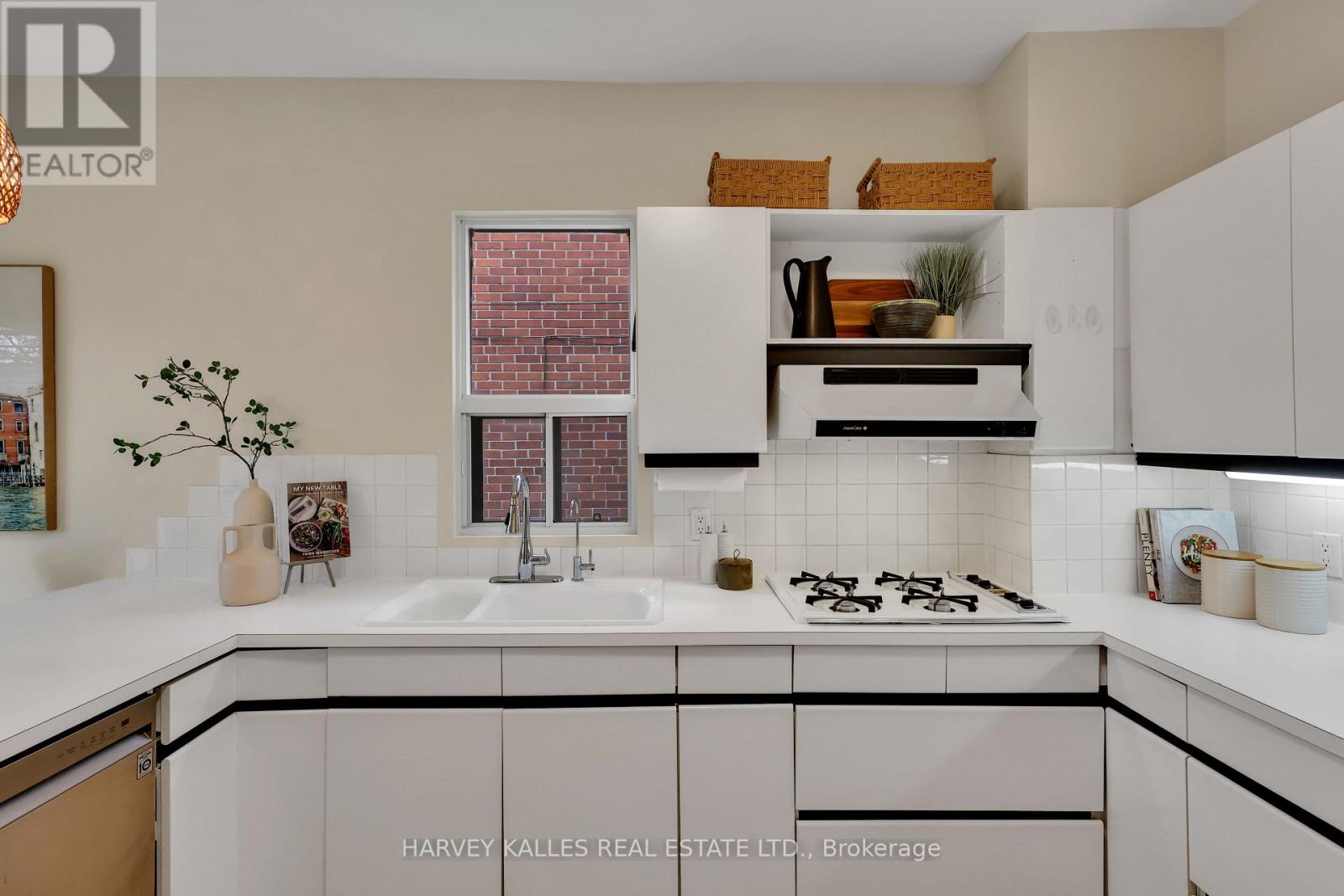 153 Sammon Avenue, Toronto, Ontario  M4J 1Y9 - Photo 10 - E12699872