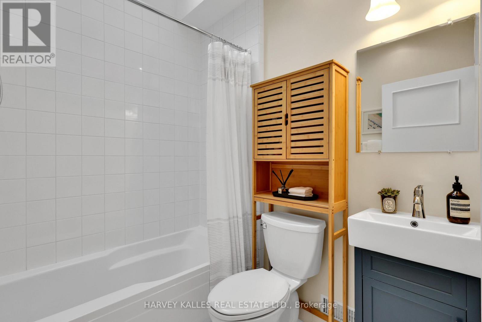 153 Sammon Avenue, Toronto, Ontario  M4J 1Y9 - Photo 16 - E12699872