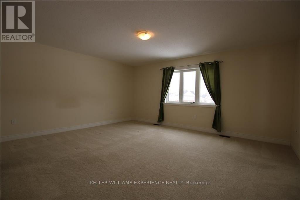 18 Mandley Street, Essa, Ontario  L0M 1B4 - Photo 5 - N12699772