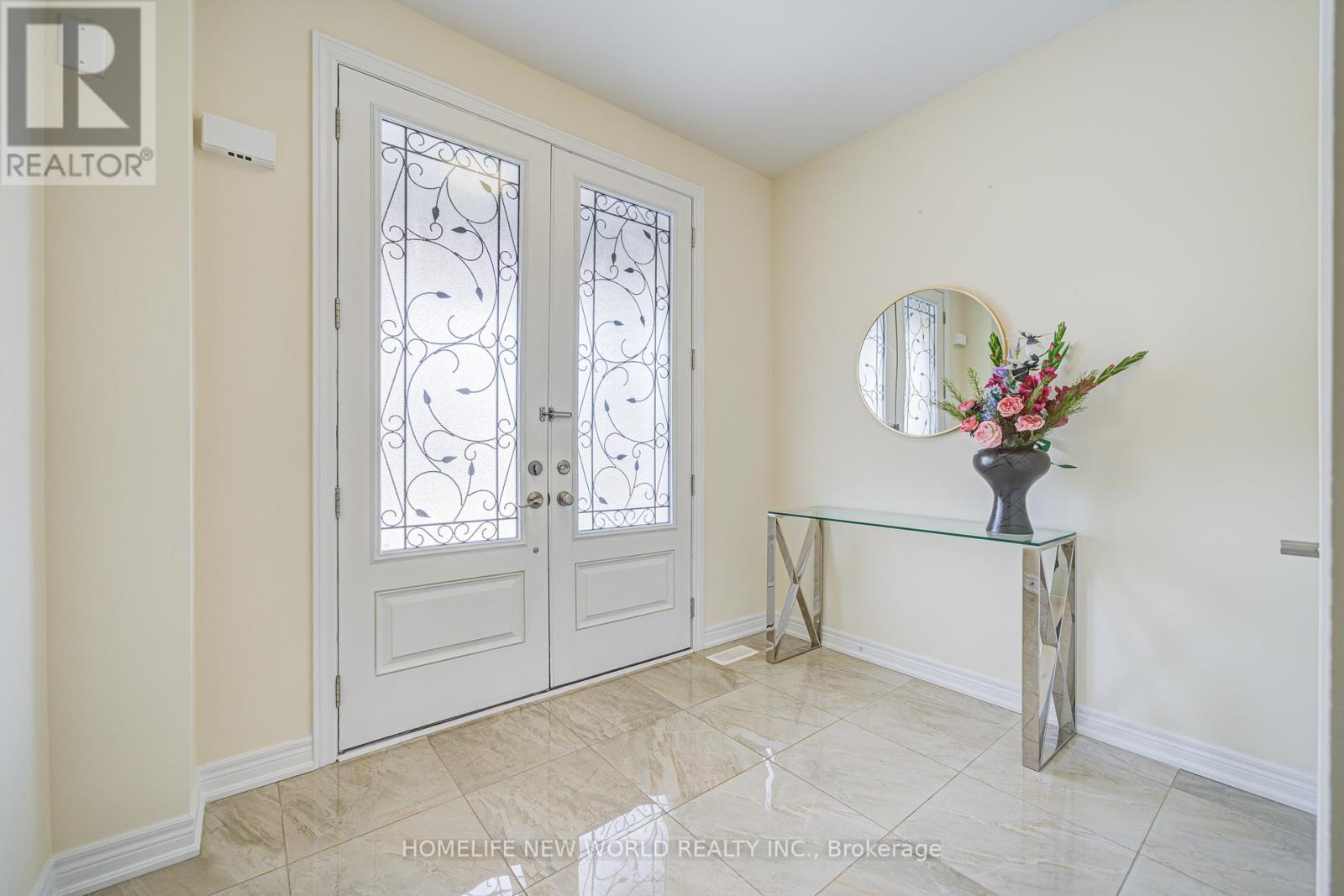 88 Roth Street, Aurora, Ontario  L4G 0W7 - Photo 4 - N12699798